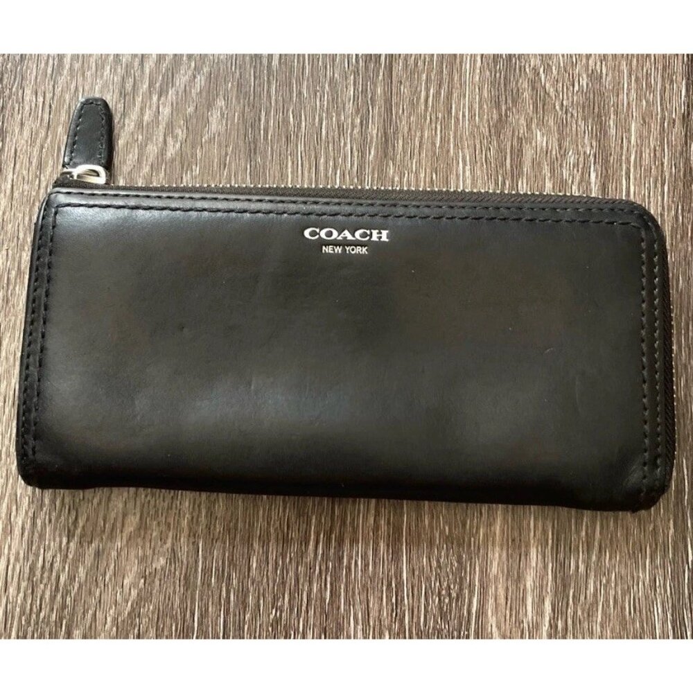 Vintage Coach Black Leather Full Zip Wallet